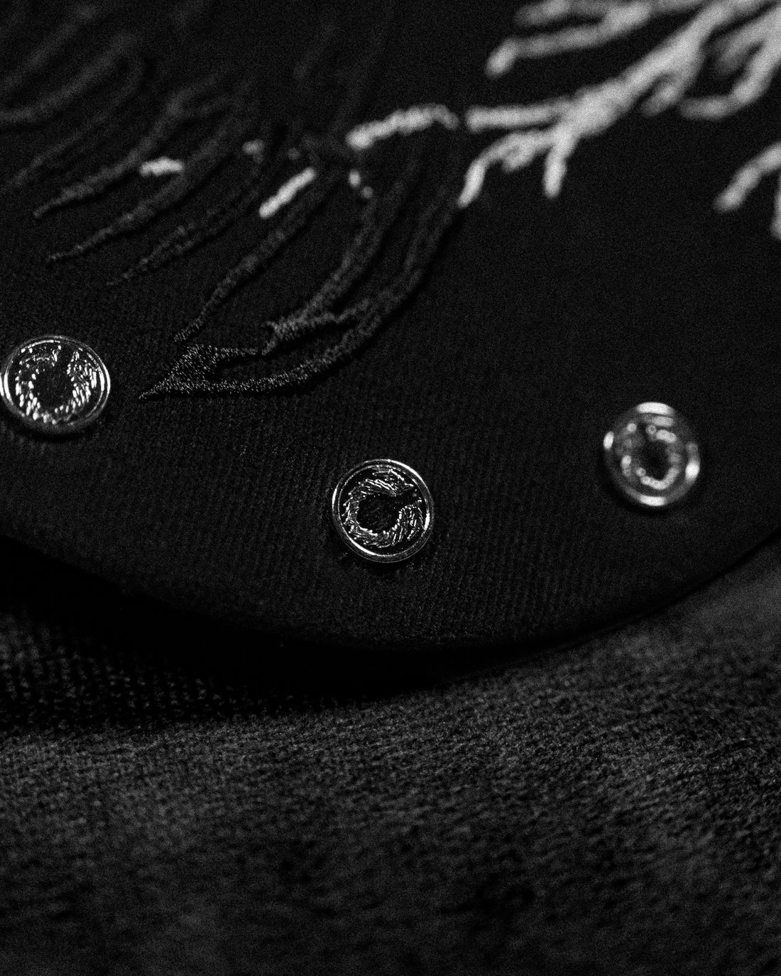 Tarnished Metallic Logo Cap [VOID BLACK]