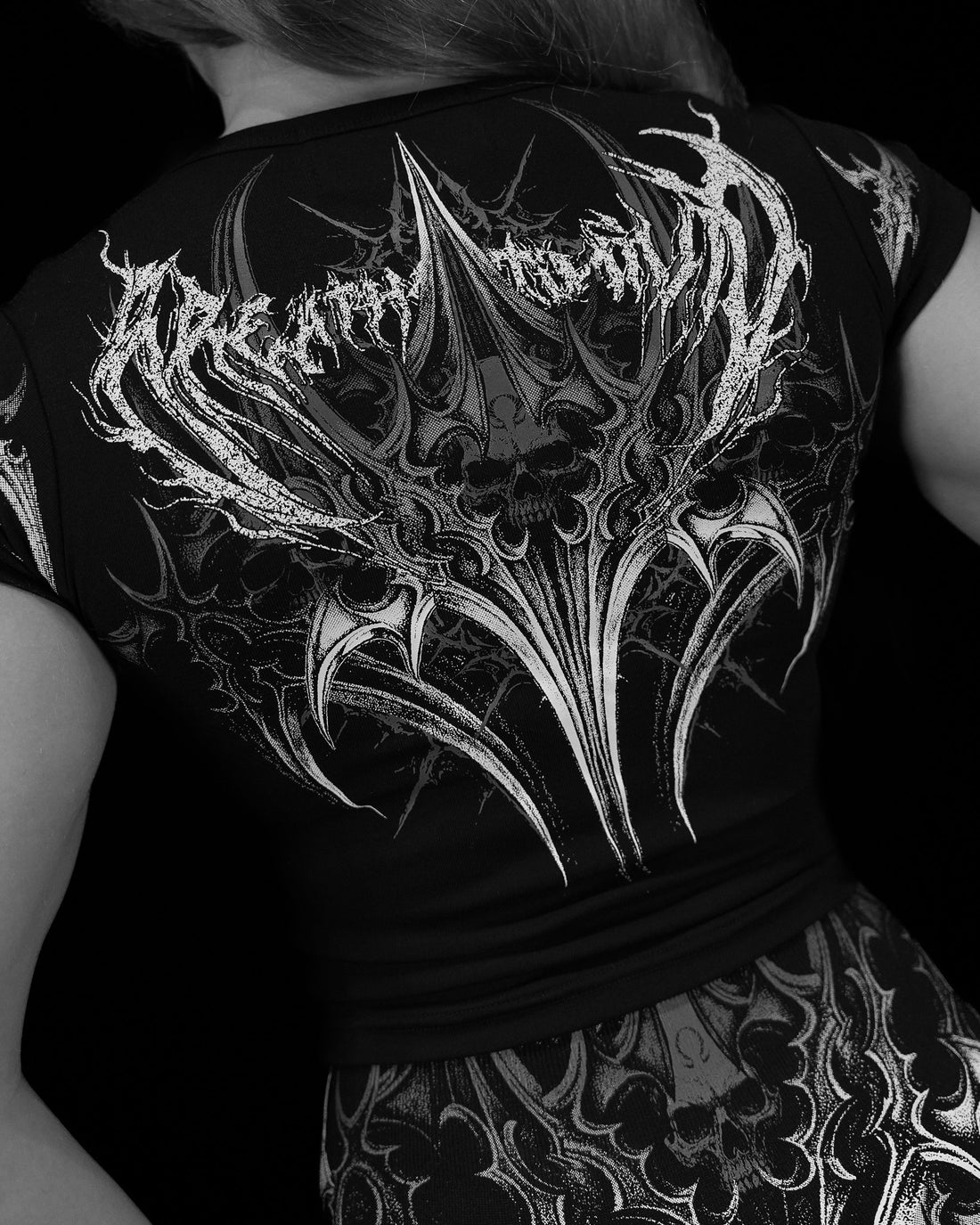 Womens Valkyrie Baby Tee [VOID BLACK]