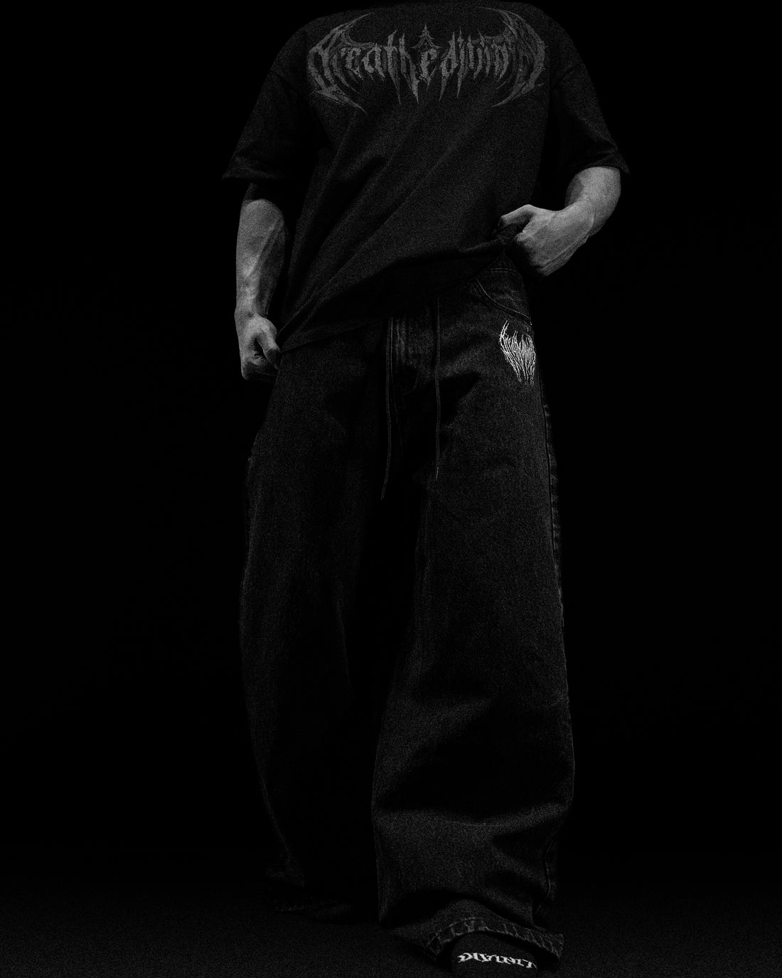 Essential Embroidered Oversized Denim Jeans [DARK GRAY]