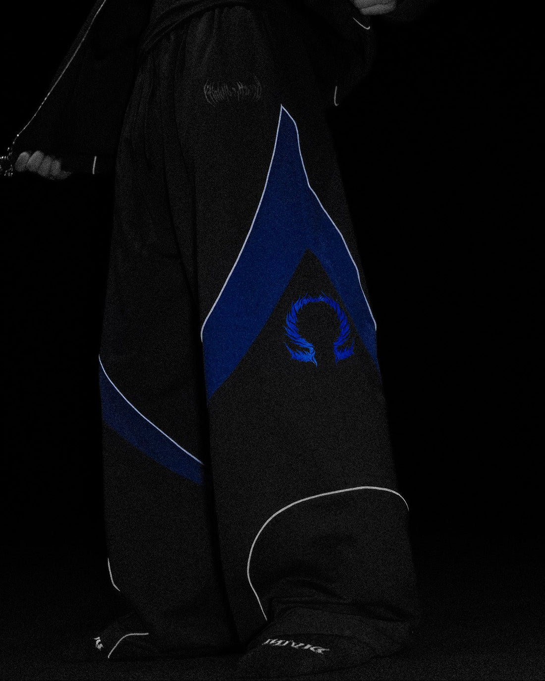 Omega Uncuffed Trackpants [DARK BLUE]