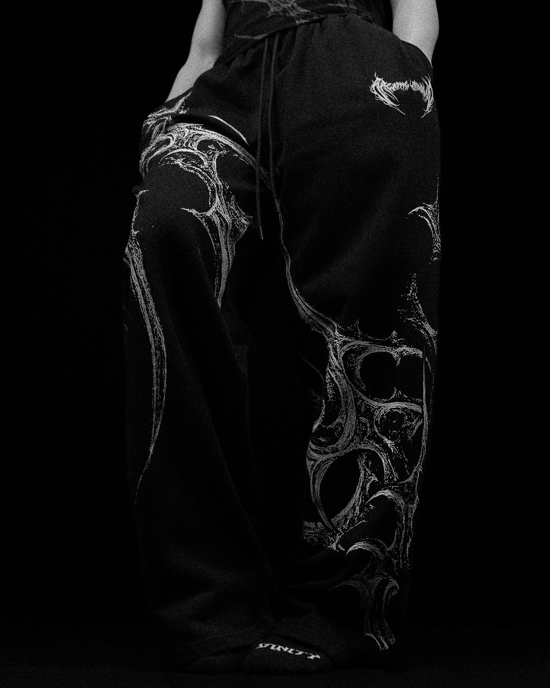 Women's Eternal Blade Banana Shaped Uncuffed Sweatpants [VOID BLACK]