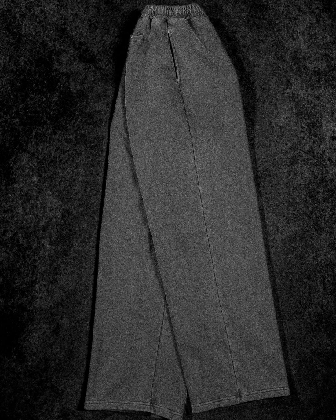 Mens Essential Uncuffed luxury sweatpants [SMOKE]