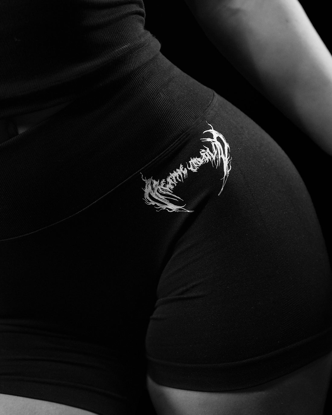 Women's Void Tech™ Essential Contoured Lifting Shorts [VOID BLACK]