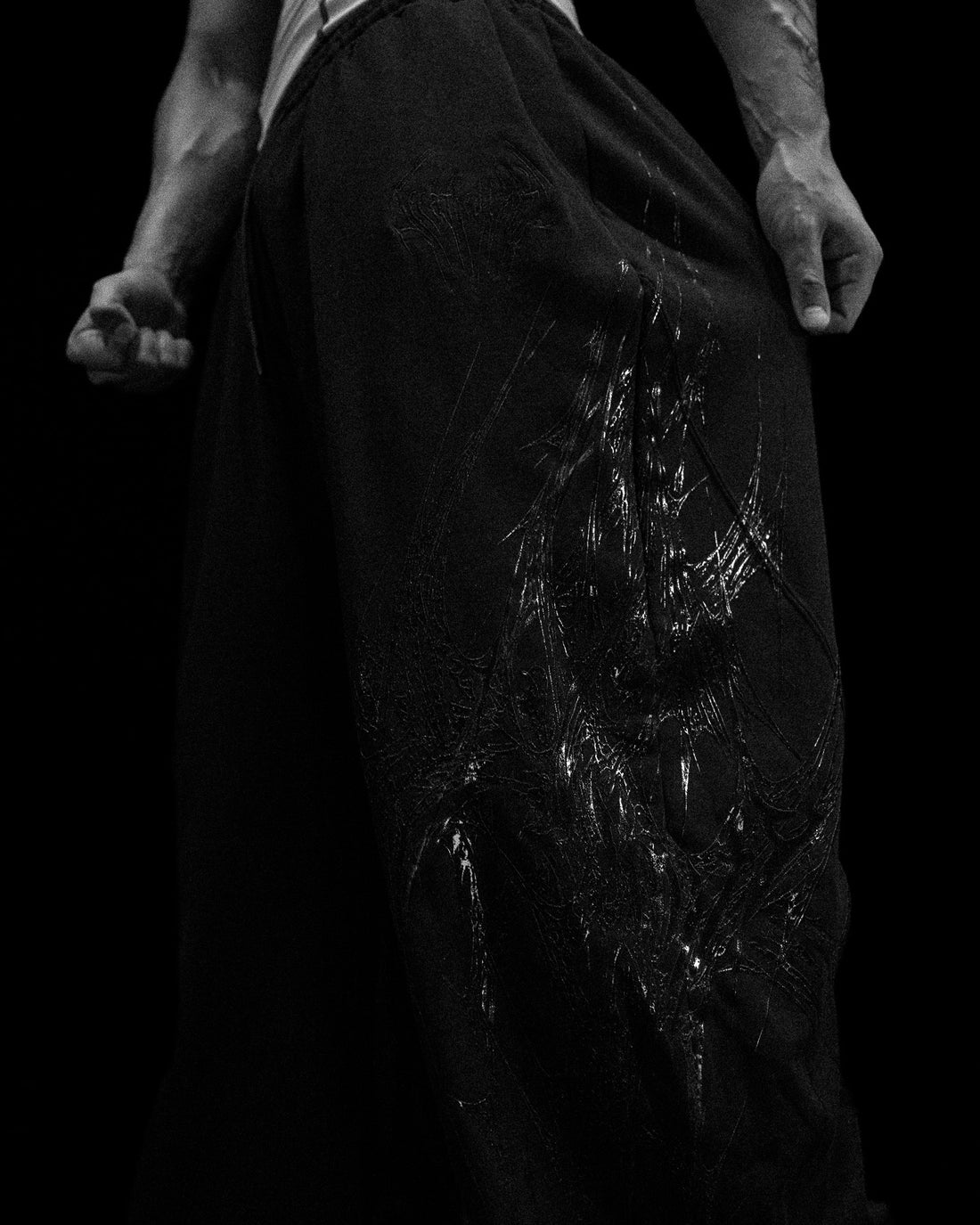 Webbed Venom Texture Uncuffed Sweatpants [DARKNESS]