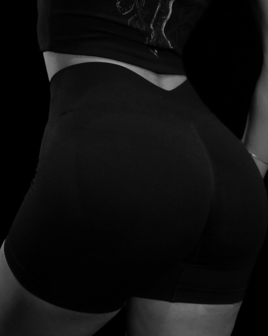 Women's Void Tech™ Essential Contoured Lifting Shorts [VOID BLACK]