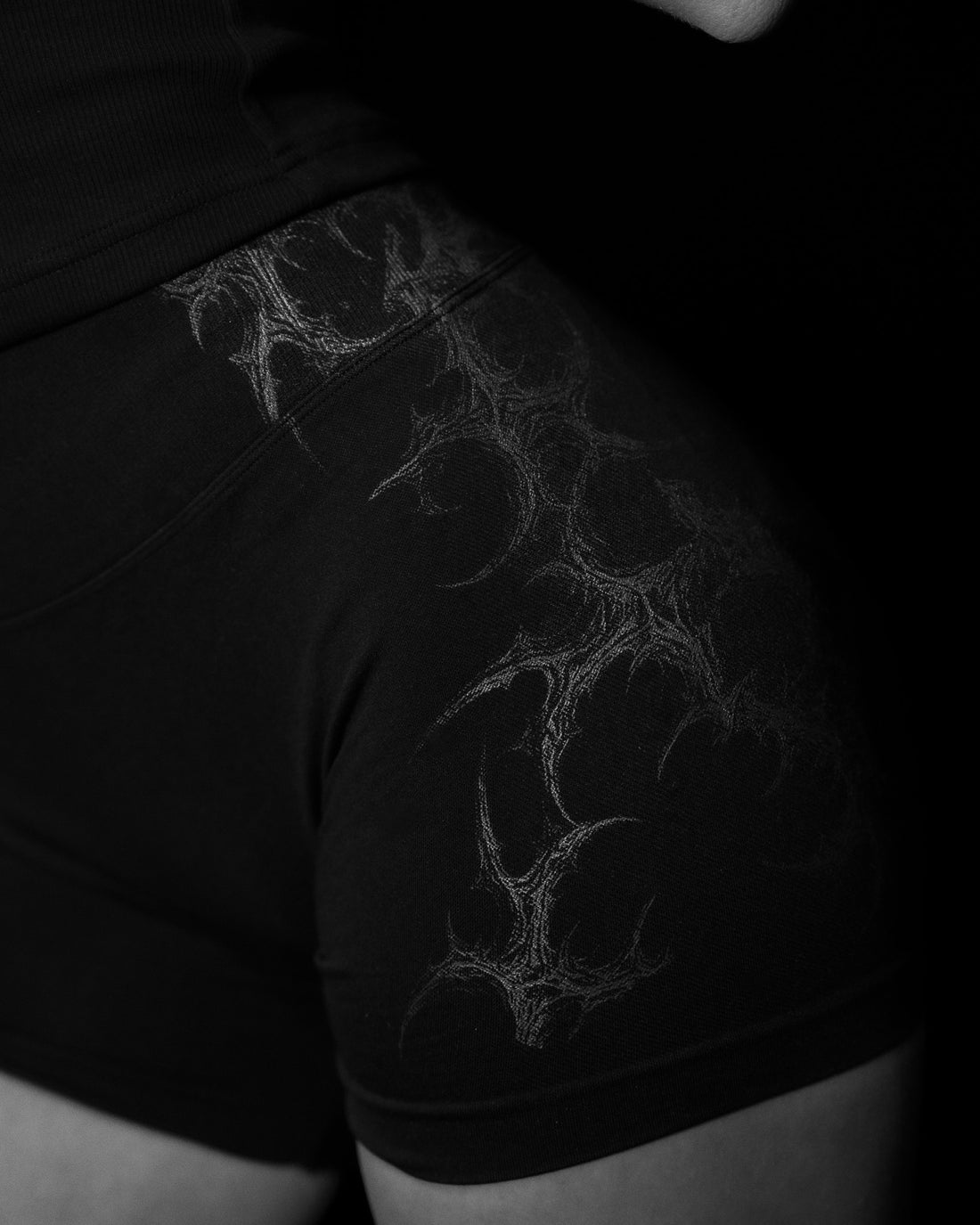 Women's Void Tech™ Shadow Sculpt Contoured Lifting Shorts [DARKNESS]