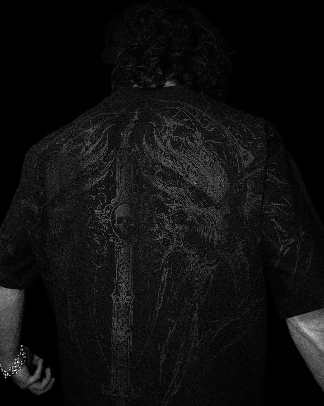 Hollow Souls Oversized T-shirt [DARKNESS]