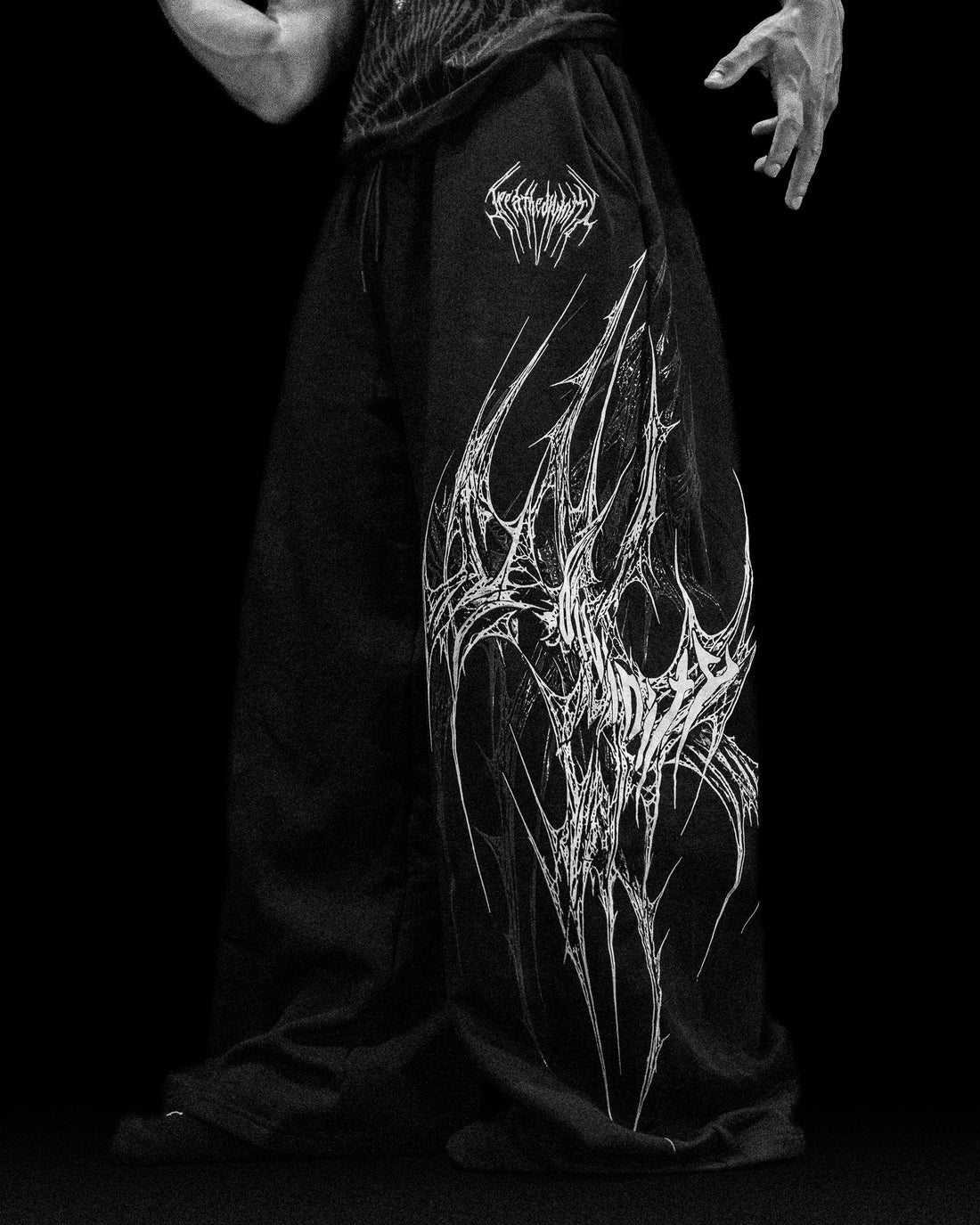 Webbed Venom Texture Uncuffed Sweatpants [VOID BLACK]