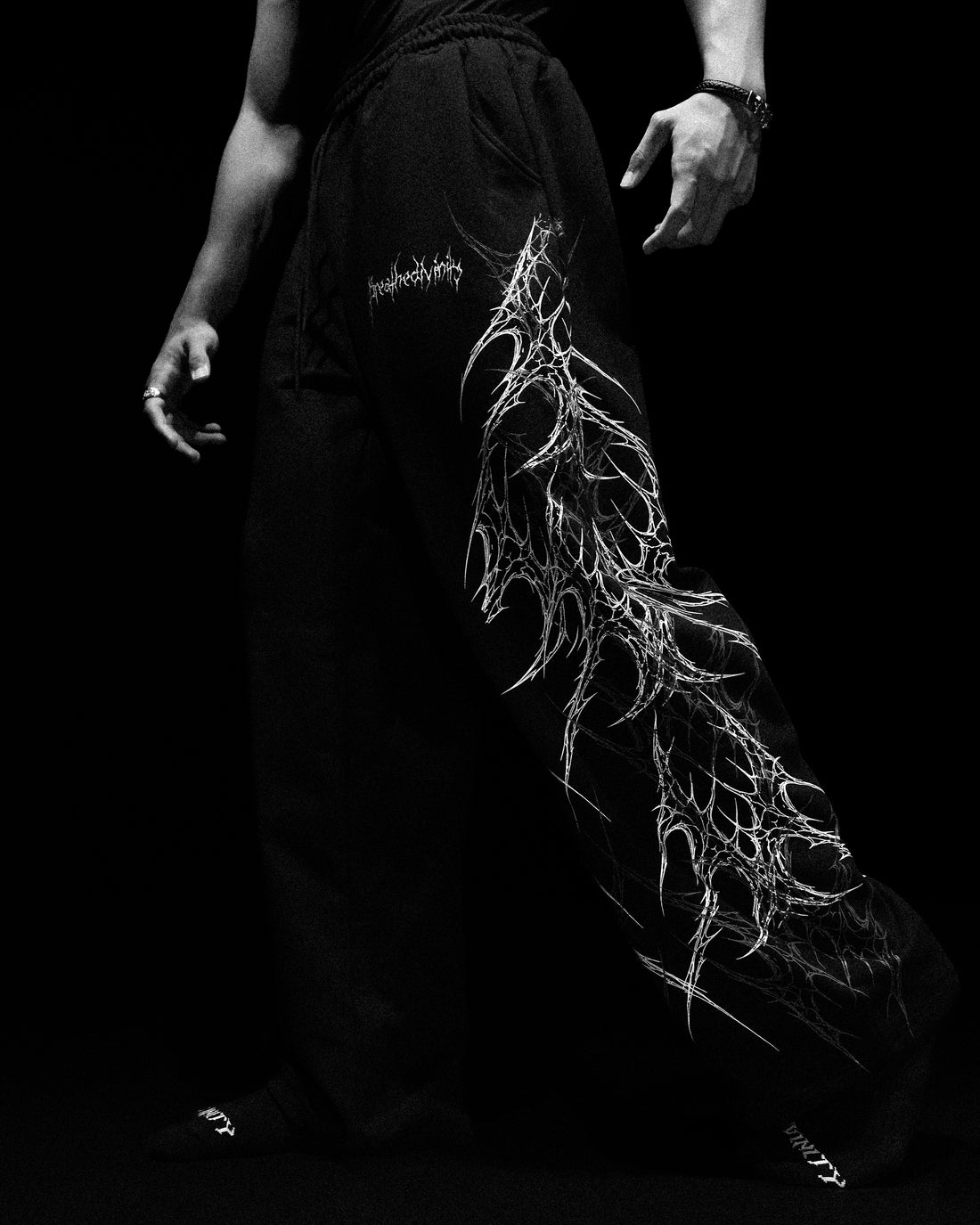 Parallel Dimension Banana Shape Uncuffed sweatpants [VOID BLACK]