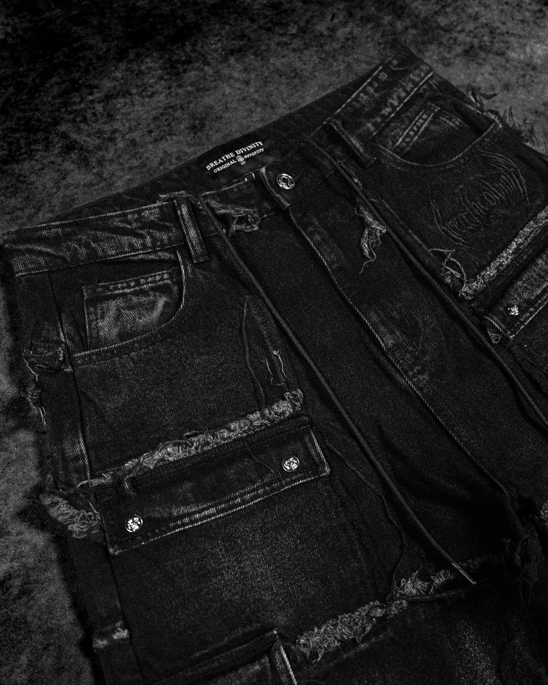 Oversized Distressed Denim Cargo jeans [ALLOY WASH]