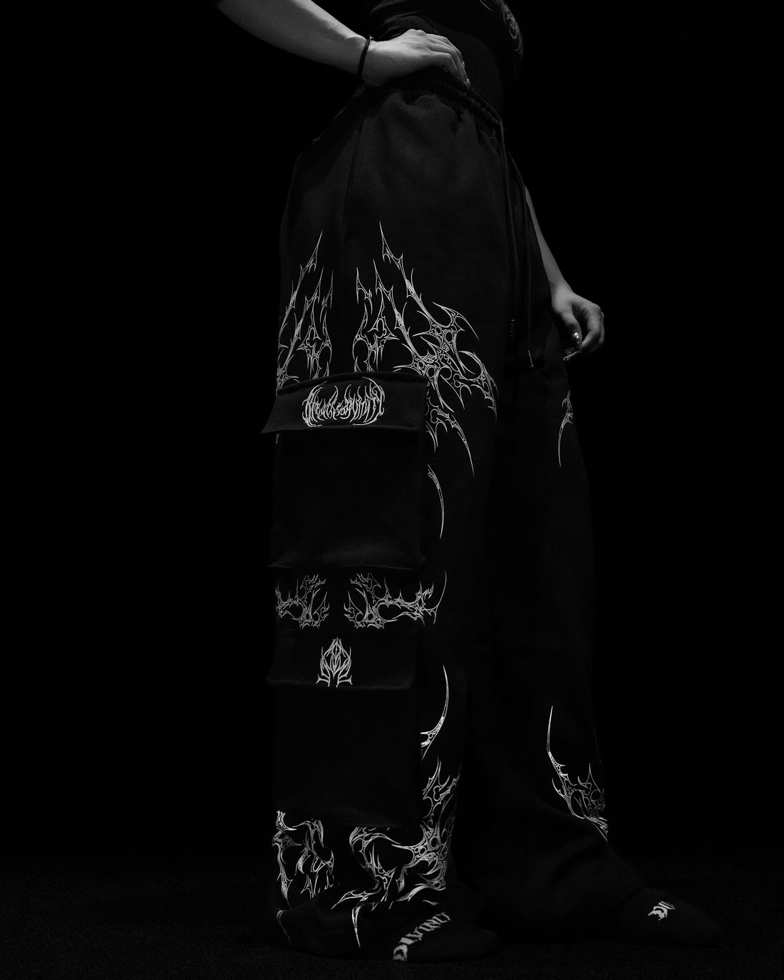 Women's Duskraven banana shaped Uncuffed Cargos [VOID BLACK]