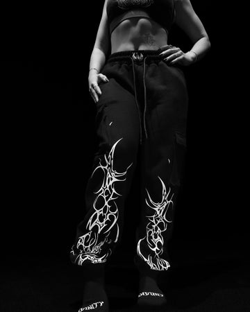 Women's Scarlet Kiss Cargo Sweatpants [VOID BLACK]