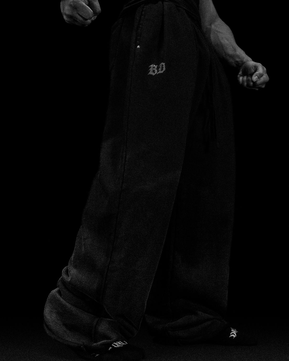 Shadow Monarch Uncuffed Banana shape sweatpants [SMOKE WASHED]
