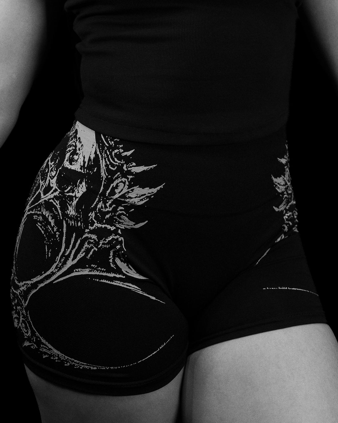 Women's Nightveil Void Tech™ Seamless Shorts [VOID BLACK]