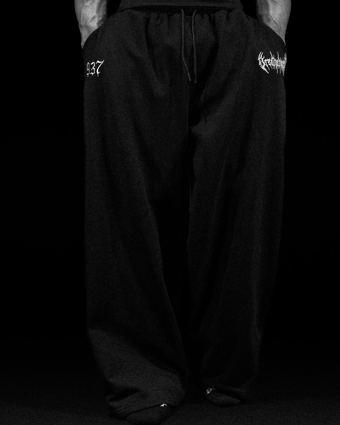937 Embroidery Oversized Uncuffed Luxury Sweatpants [VOID BLACK]