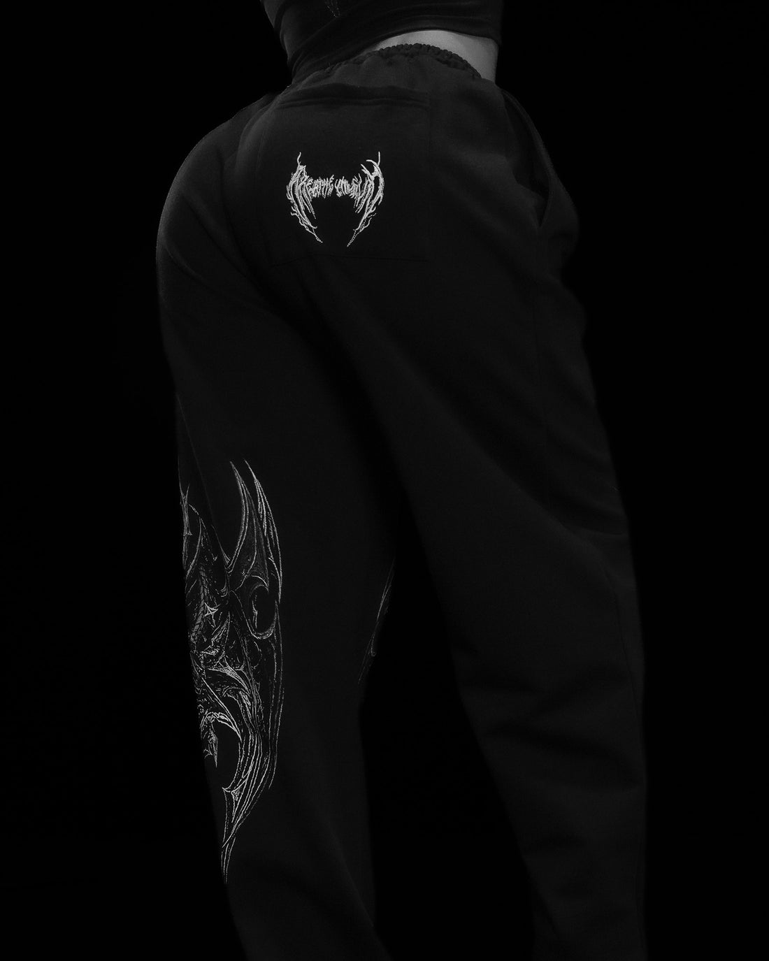 Women's Requiem Banana Shaped Uncuffed Sweatpants [VOID BLACK]