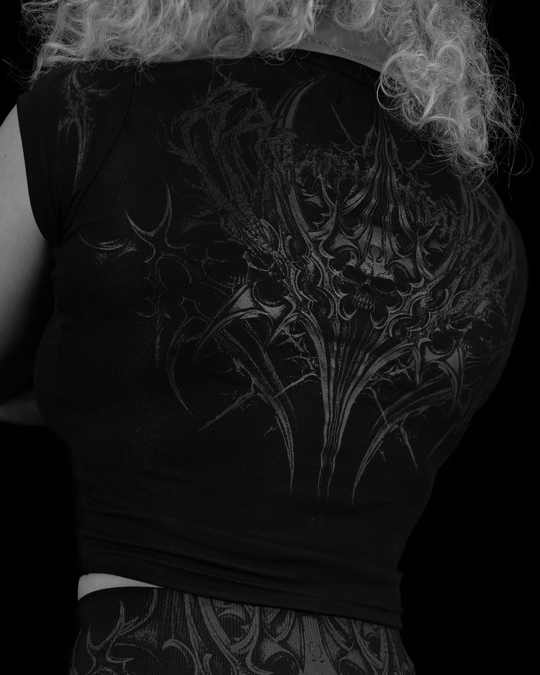 Womens Valkyrie Baby Tee [DARKNESS]
