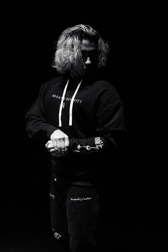 DEATH PARADE Oversized Hoodie Pitch BlACK